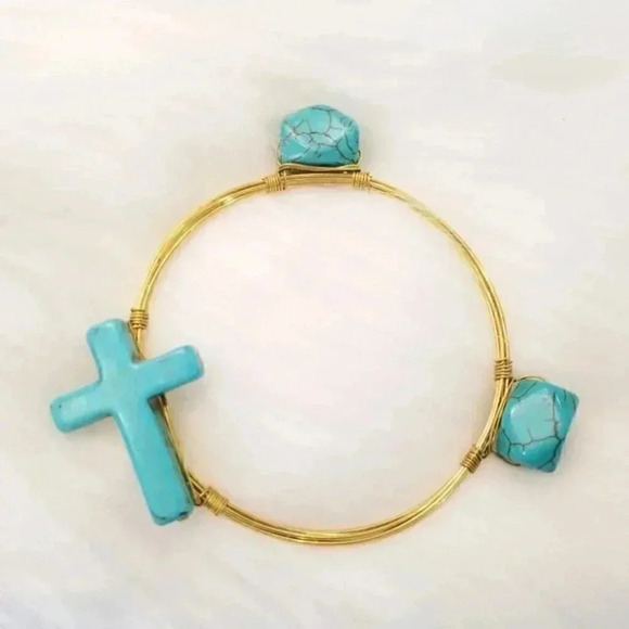 Faux Turquoise wire Bracelet Cross - Picture 3 of 3